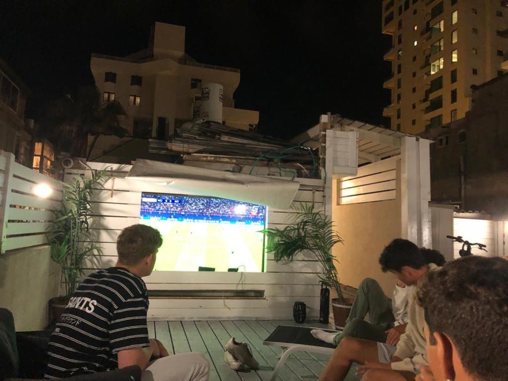 特拉维夫דירת סטודיו יפיפיה על גג ומרפסת שמש ברחוב הירקון公寓 外观 照片